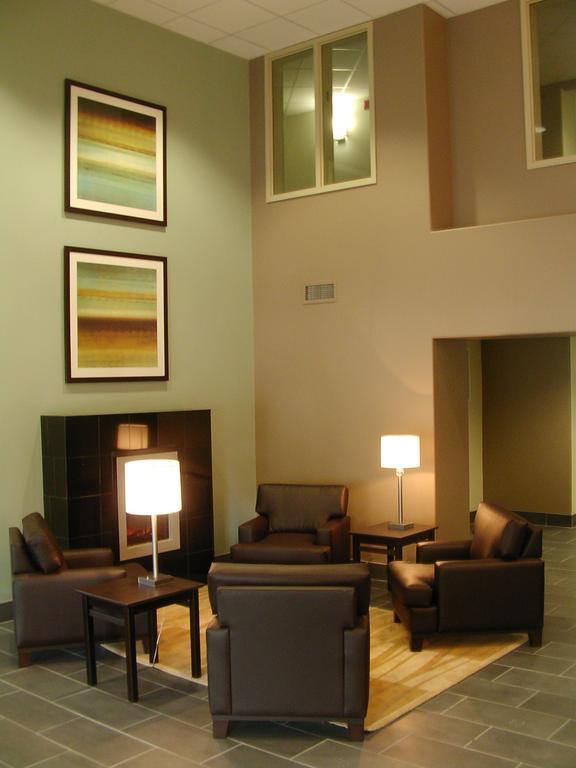 מלון Super 8 By Wyndham פיטרבורו מראה פנימי תמונה